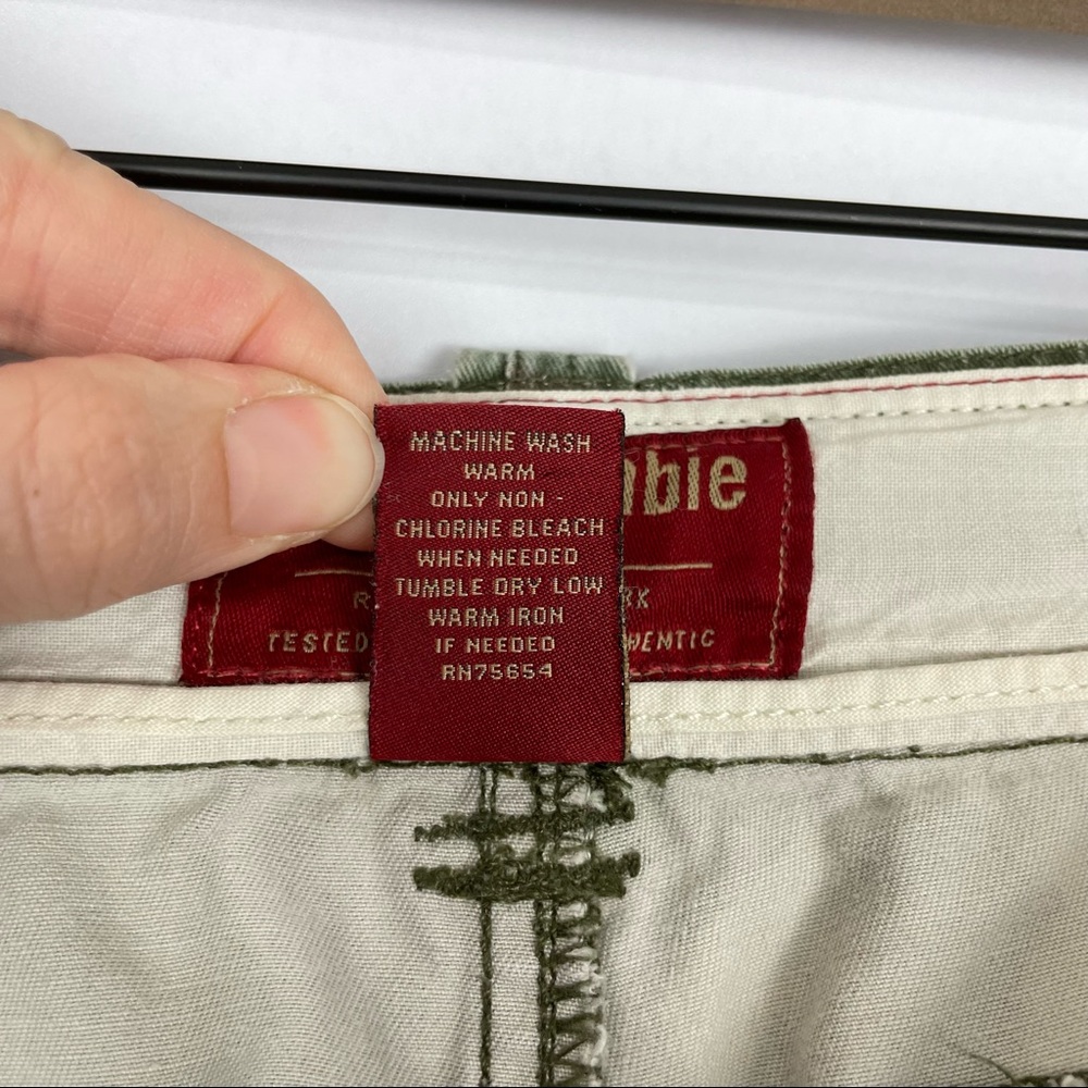 Abercrombie & Fitch Kids Green Camo Cargo Shorts - Picture 11 of 12